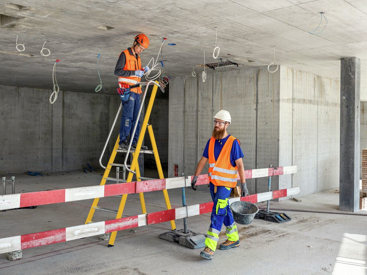 Sicher auf der leichten Plattformleiter